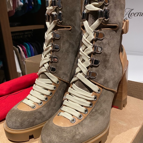 NEW IN BOX Size 37 7 Christian Louboutin Combat Boot Bootie Lug Sole Tan Beige - Picture 11 of 14